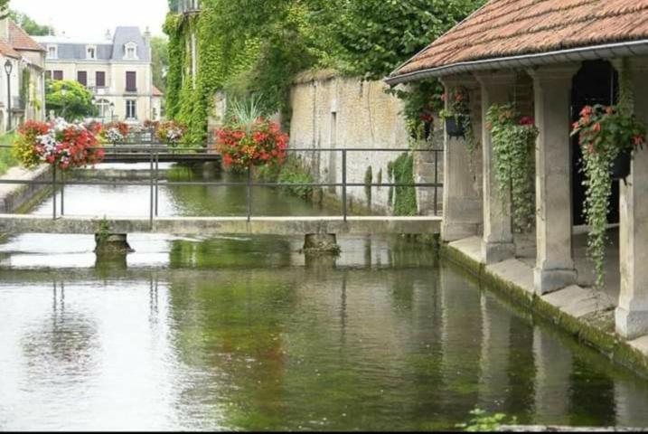 Chambre Is Is-sur-Tille Luaran gambar